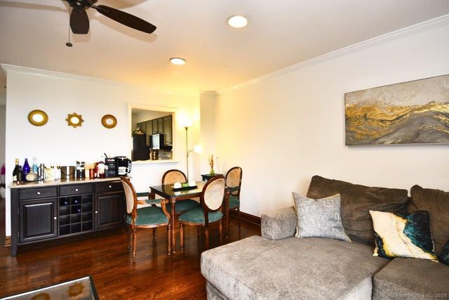 178 Flax Hill Road APT C203, Norwalk, CT 06854