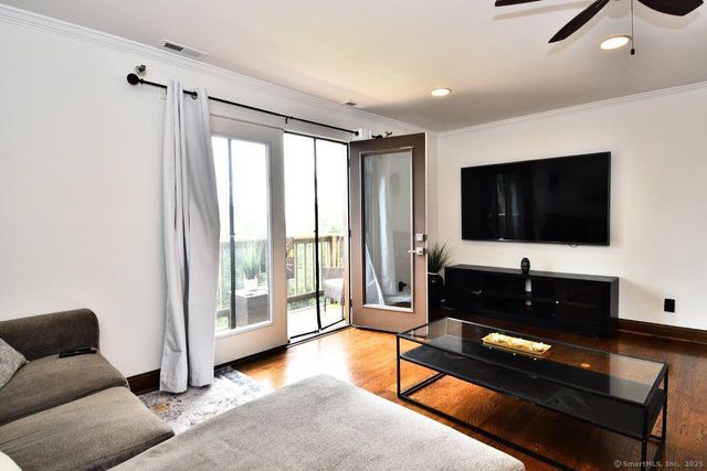 178 Flax Hill Road APT C203, Norwalk, CT 06854