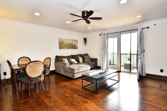 178 Flax Hill Road APT C203, Norwalk, CT 06854