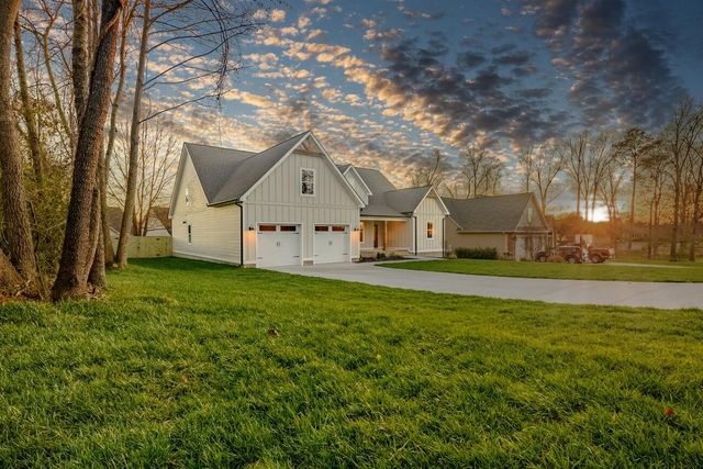 55 Mason Lane, Rossville, GA 30741