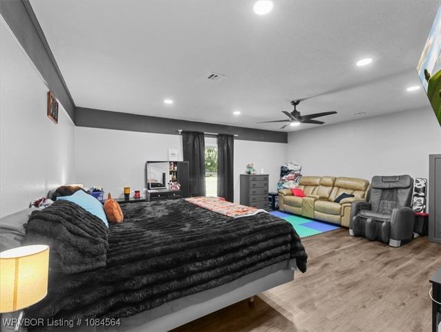 33339 Pleasant Valley Road, Poteau, OK 74953