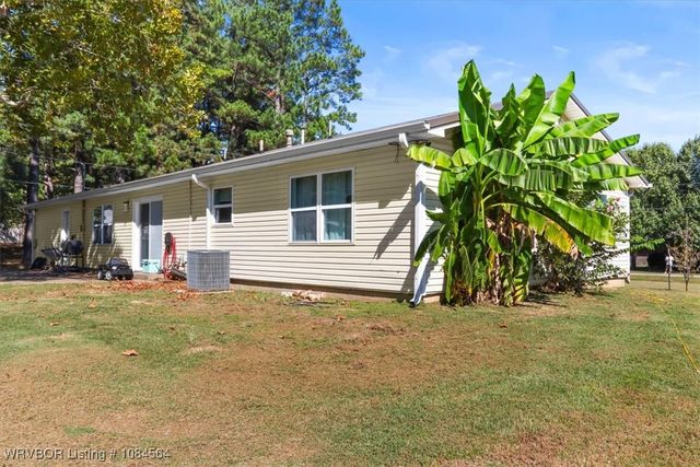 33339 Pleasant Valley Road, Poteau, OK 74953