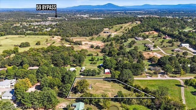 33339 Pleasant Valley Road, Poteau, OK 74953