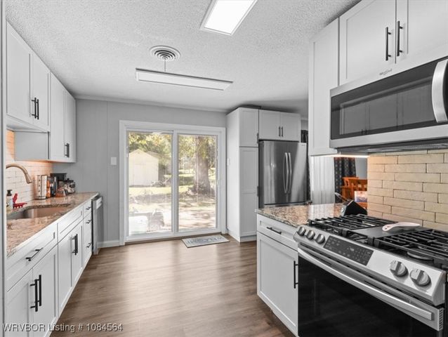 33339 Pleasant Valley Road, Poteau, OK 74953