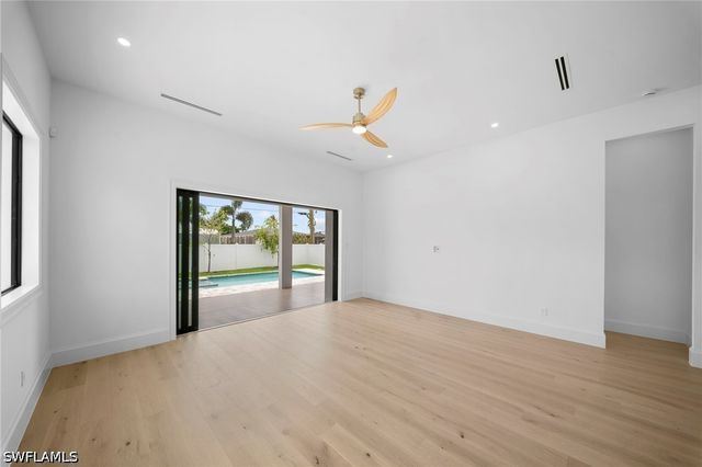 708 100th AVE N, Naples, FL 34108