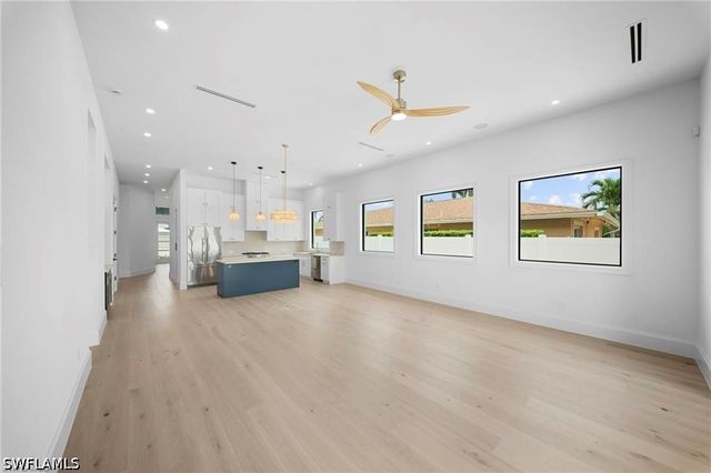 708 100th AVE N, Naples, FL 34108