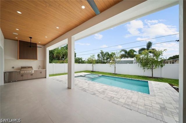 708 100th AVE N, Naples, FL 34108