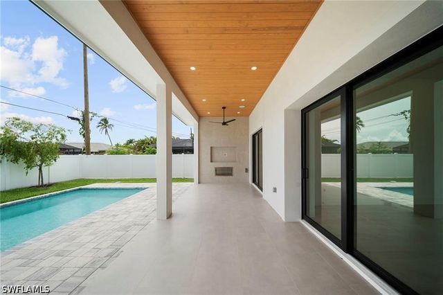 708 100th AVE N, Naples, FL 34108