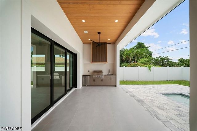 708 100th AVE N, Naples, FL 34108