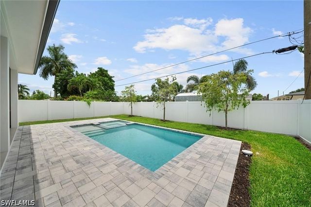 708 100th AVE N, Naples, FL 34108