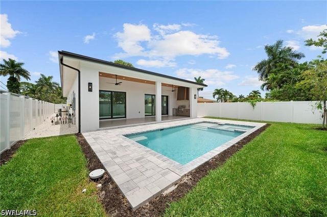 708 100th AVE N, Naples, FL 34108