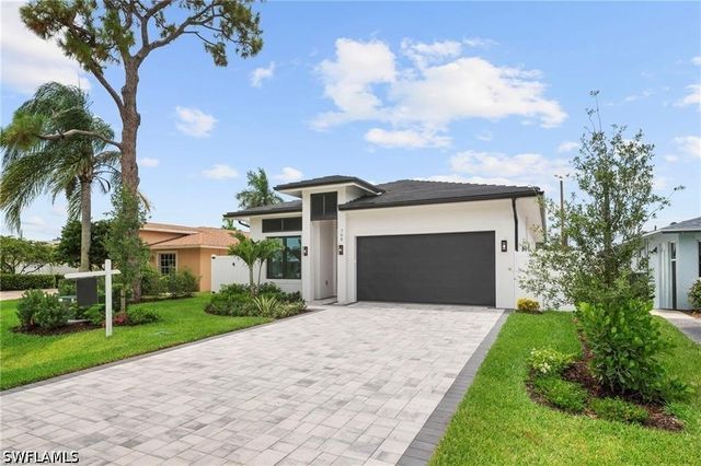 708 100th AVE N, Naples, FL 34108