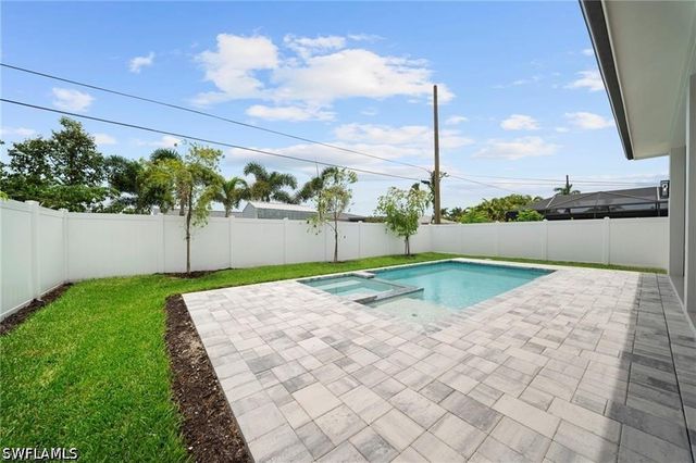 708 100th AVE N, Naples, FL 34108