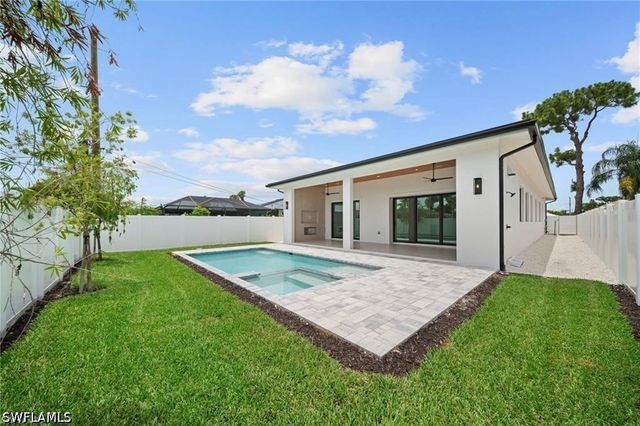 708 100th AVE N, Naples, FL 34108