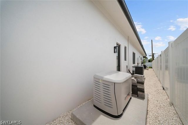 708 100th AVE N, Naples, FL 34108