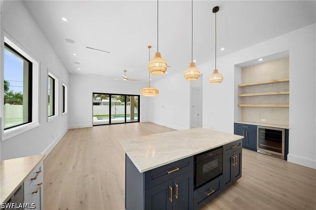 708 100th AVE N, Naples, FL 34108