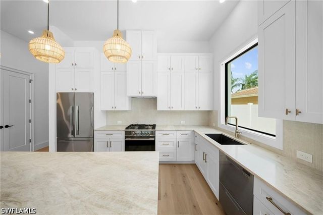 708 100th AVE N, Naples, FL 34108
