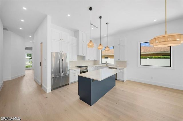 708 100th AVE N, Naples, FL 34108