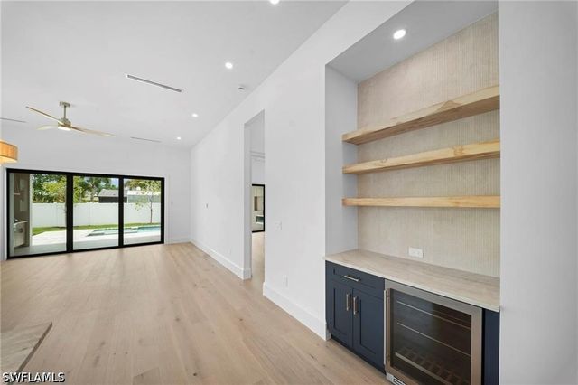 708 100th AVE N, Naples, FL 34108