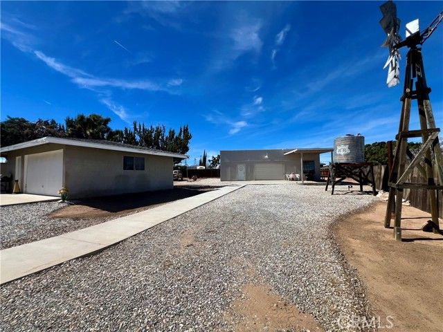 7150 Redwood Avenue, Hesperia, CA 92345