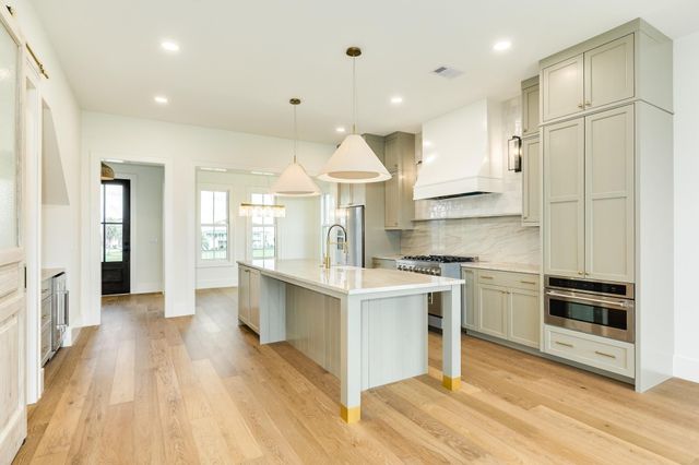 714 Vista Bella, Galveston, TX 77554