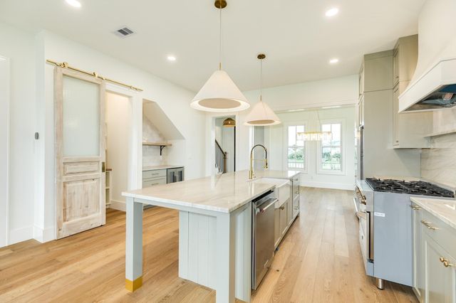 714 Vista Bella, Galveston, TX 77554