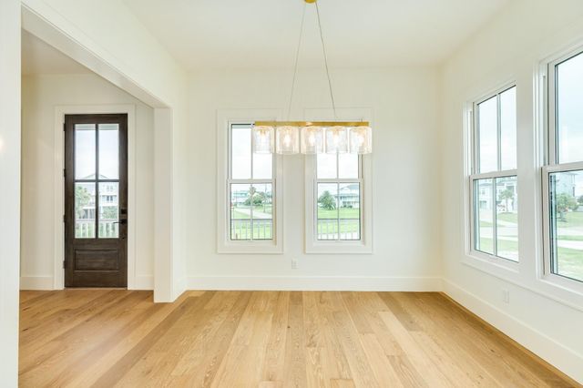 714 Vista Bella, Galveston, TX 77554