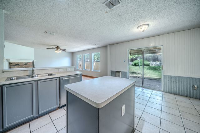 1558 Laurel Hall Lane, Little Elm, TX 75068