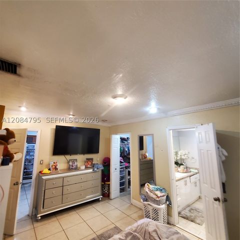 55 SW 60th Ct, Miami, FL 33144