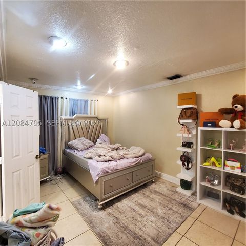 55 SW 60th Ct, Miami, FL 33144