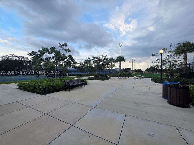 55 SW 60th Ct, Miami, FL 33144