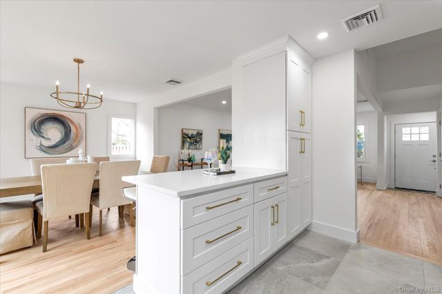 513 Dee Court, East Meadow, NY 11554