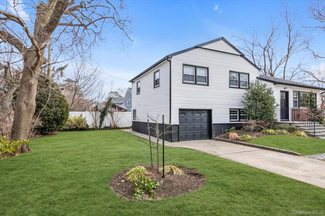 513 Dee Court, East Meadow, NY 11554