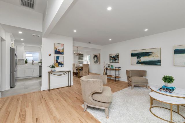 513 Dee Court, East Meadow, NY 11554