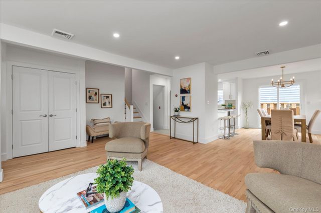 513 Dee Court, East Meadow, NY 11554