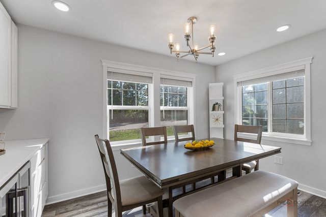 68 E Lakeview Avenue, Round Lake Beach, IL 60073