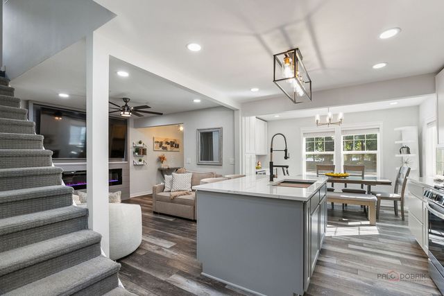 68 E Lakeview Avenue, Round Lake Beach, IL 60073