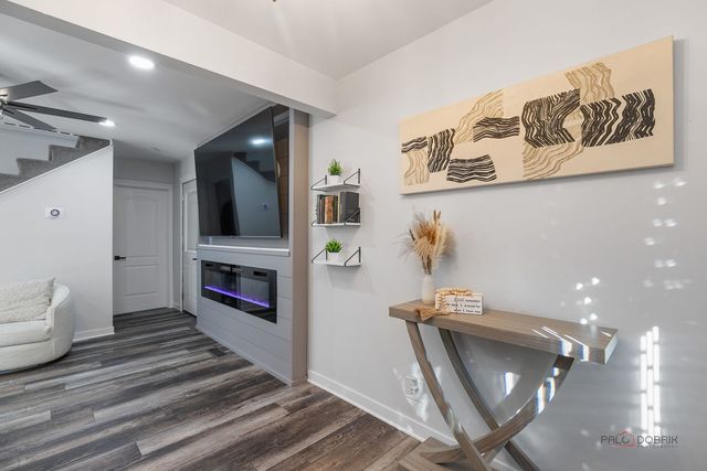 68 E Lakeview Avenue, Round Lake Beach, IL 60073