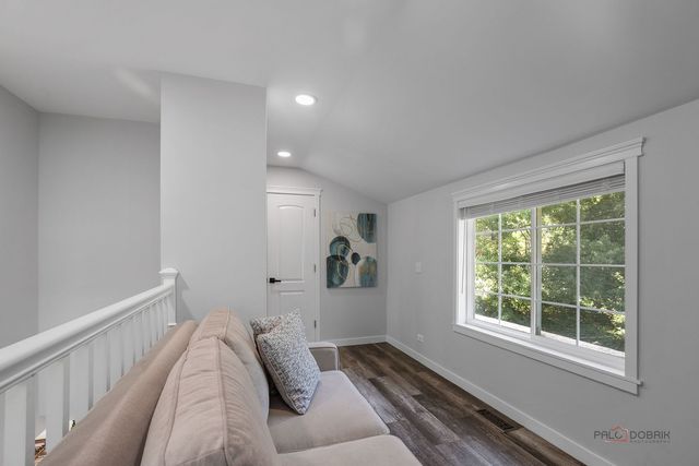 68 E Lakeview Avenue, Round Lake Beach, IL 60073