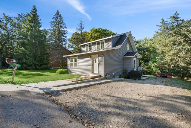 68 E Lakeview Avenue, Round Lake Beach, IL 60073