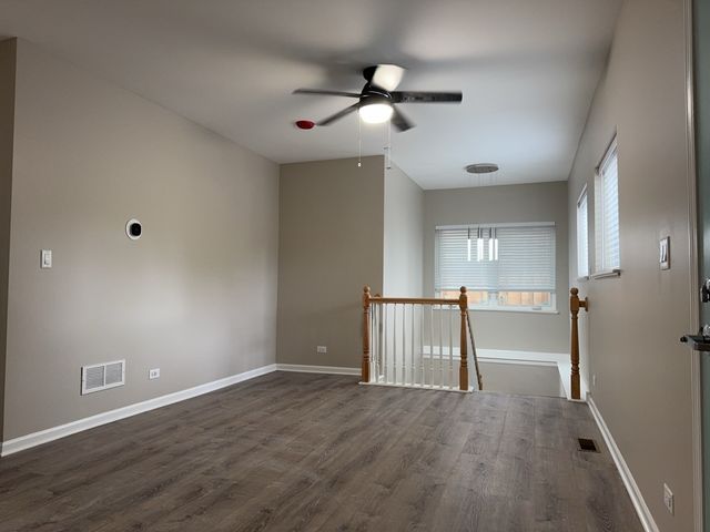 5 S Virginia Road 4, Crystal Lake, IL 60014