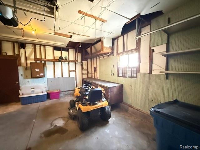 2329 Morrish Road, Flushing, MI 48433