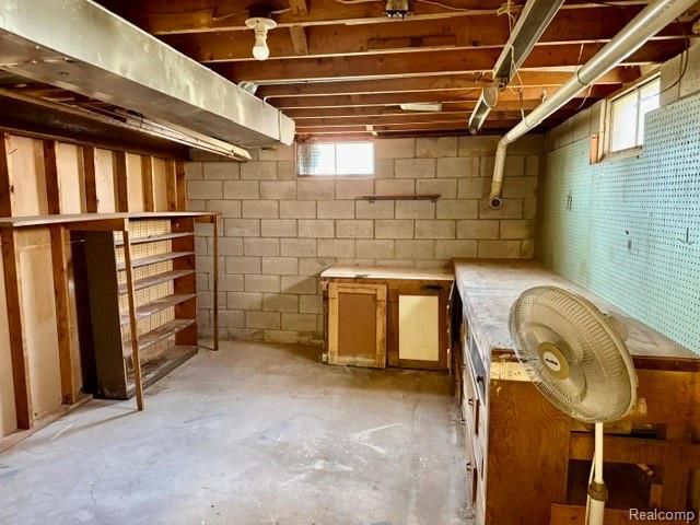 2329 Morrish Road, Flushing, MI 48433
