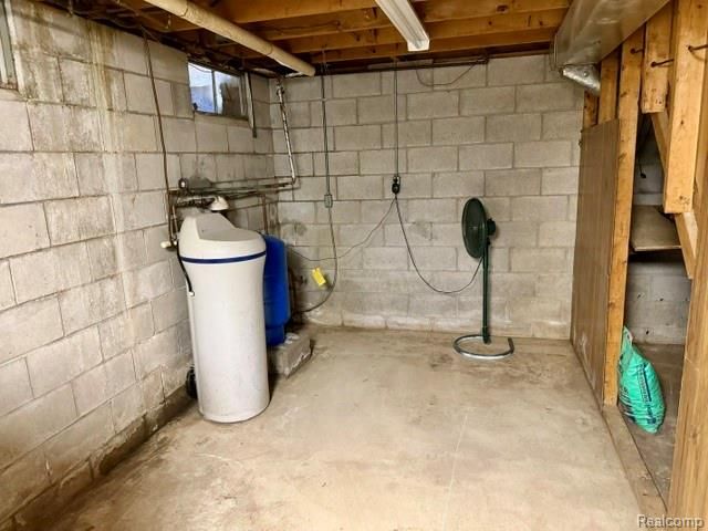 2329 Morrish Road, Flushing, MI 48433