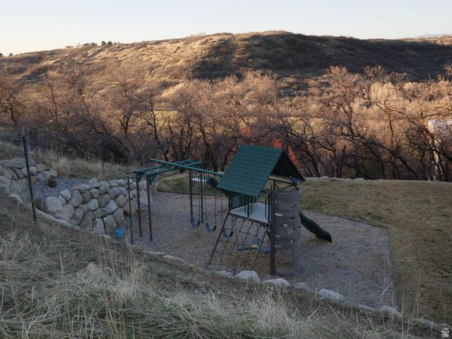 10828 S LOSTWOOD DR, Sandy, UT 84092