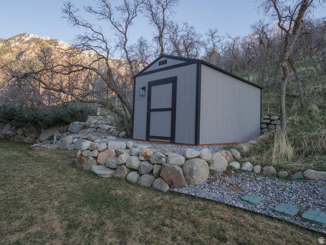 10828 S LOSTWOOD DR, Sandy, UT 84092