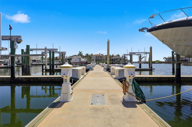 8703 SUNRISE JIB WAY, Tampa, FL 33615