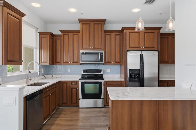 8703 SUNRISE JIB WAY, Tampa, FL 33615