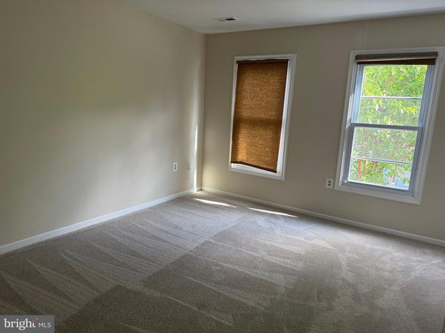 10395 RAPIDAN LN, Manassas, VA 20109