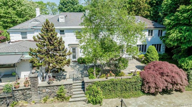 126 Station Road, Great Neck, NY 11024